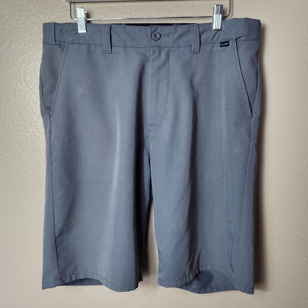 Travis Mathew Gray Expandable Waist Performance Golf Shorts-Size 34